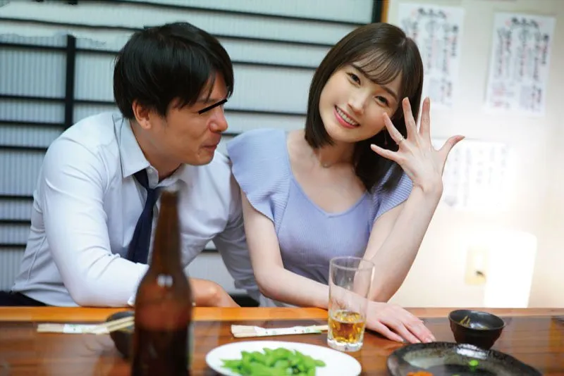 Vợ xin người chồng đi họp lớp rồi mất liên lạc sau khi tình cũ đưa vào khách sạn