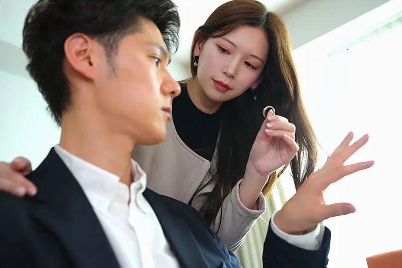 Cô vợ đi đi chơi, gã chồng ở nhà bị nhỏ em vợ yêu gạ quan hệ không trượt phát nào